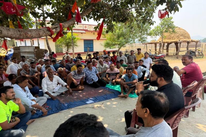 सिमरिया में बाल विवाह मुक्त समाज के लिए बीडीओ की अनूठी मुहिम: सामूहिक शपथ लेकर ग्रामीणों ने कुप्रथा को मिटाने का ठाना
